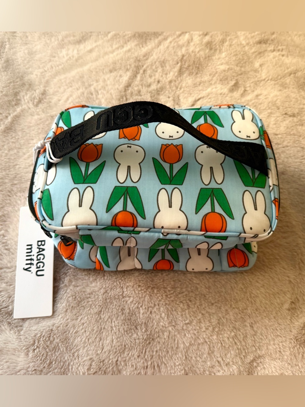 NWT BAGGU & Miffy Puffy Printed Lunch Bag Miffy Tulip